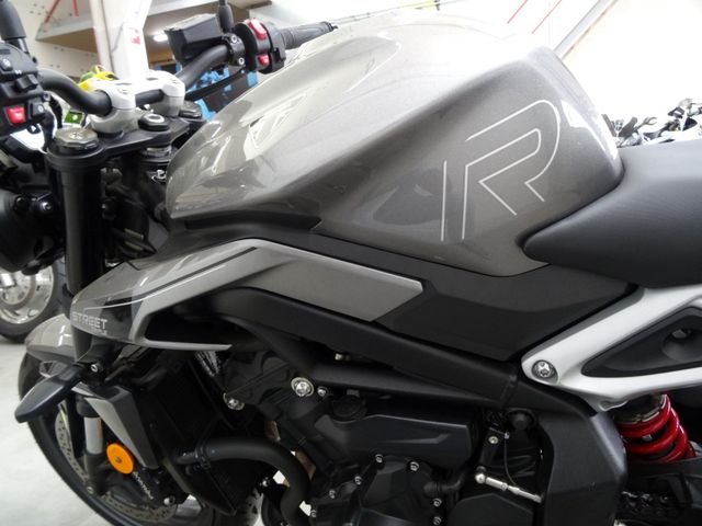 triumph - street-triple-765-r