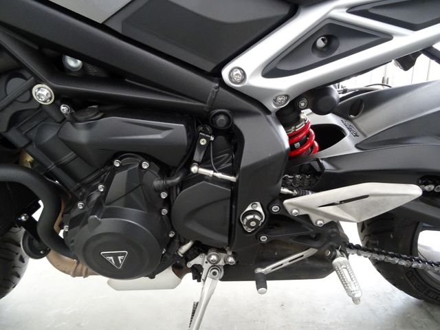 triumph - street-triple-765-r