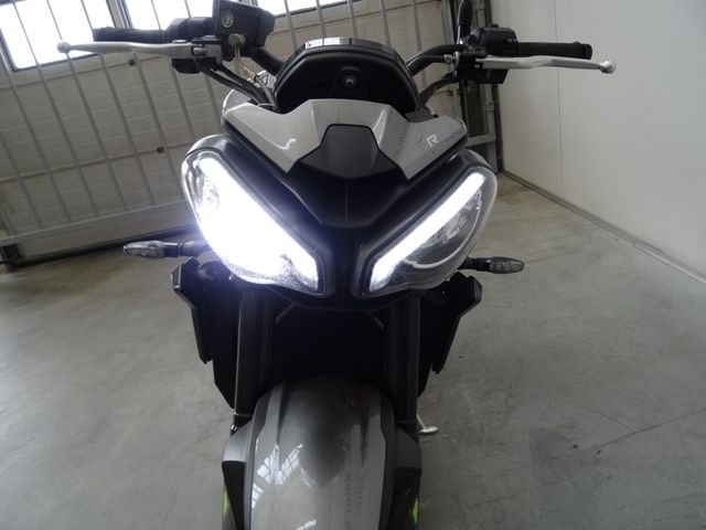 triumph - street-triple-765-r
