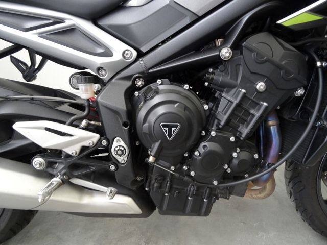 triumph - street-triple-765-r