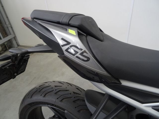 triumph - street-triple-765-r