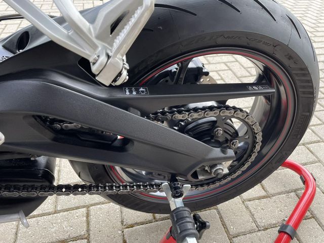 triumph - street-triple-765-r