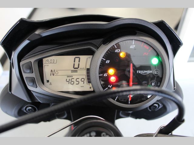 triumph - street-triple-765-r