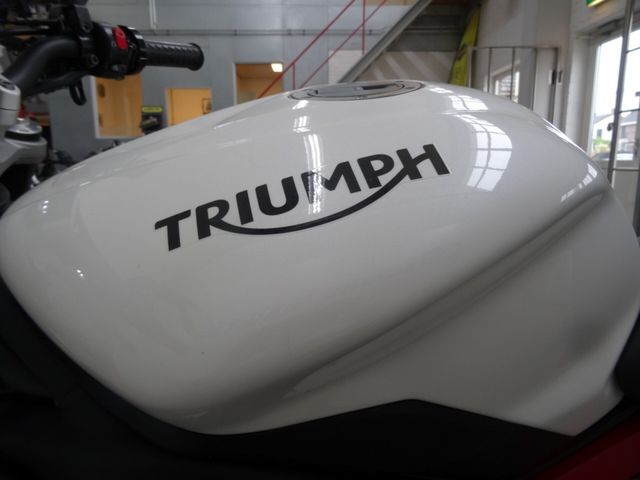 triumph - street-triple-r