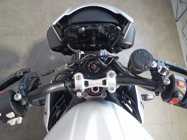 triumph - street-triple-r