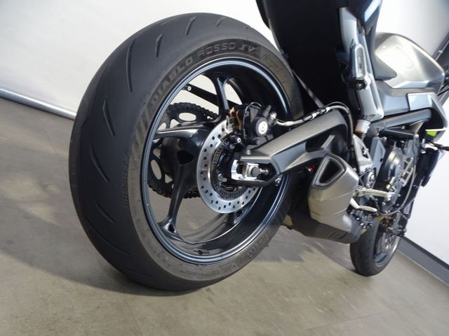 triumph - street-triple-r