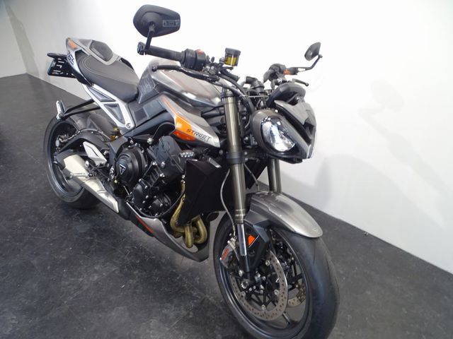 triumph - street-triple-rs