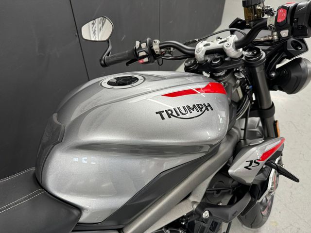 triumph - street-triple-rs