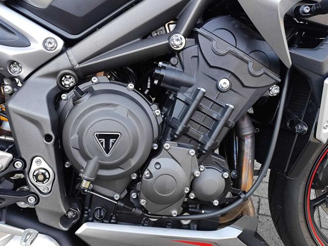 triumph - street-triple-rs