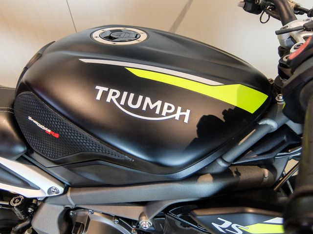 triumph - street-triple-rs