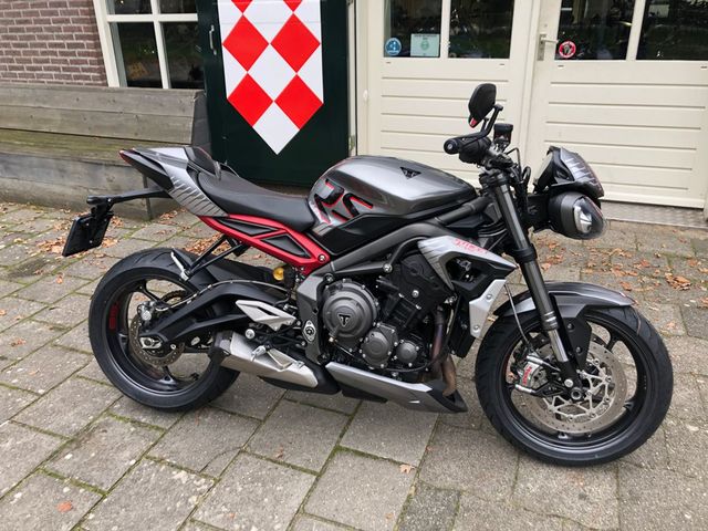 triumph - street-triple-rs