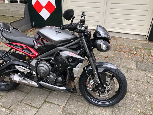 triumph - street-triple-rs