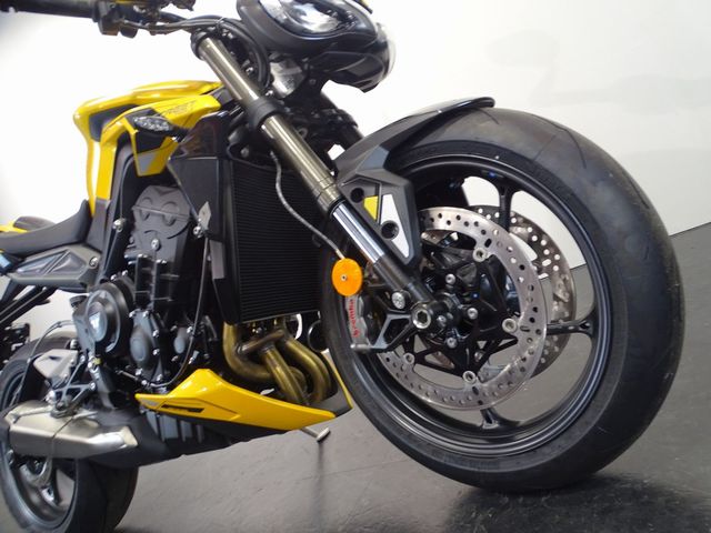 triumph - street-triple-rs