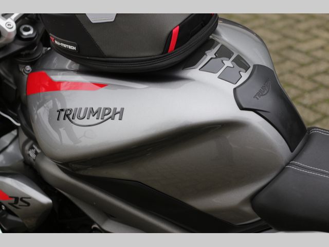 triumph - street-triple-rs