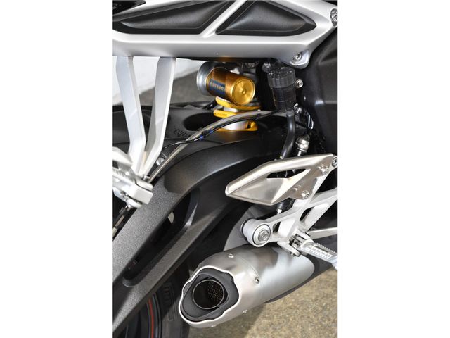 triumph - street-triple-rs
