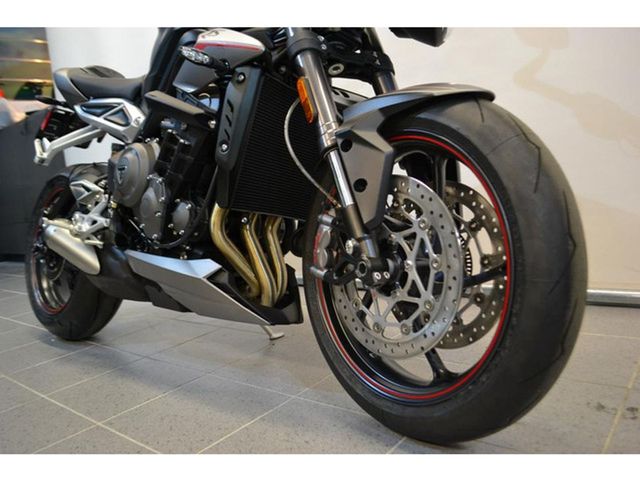 triumph - street-triple-rs