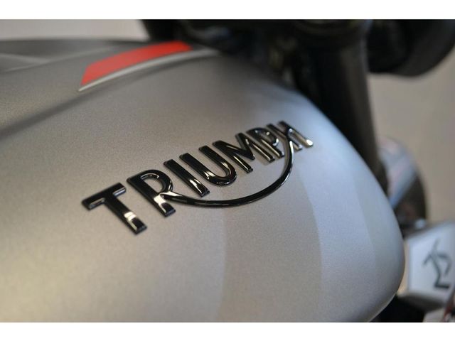 triumph - street-triple-rs