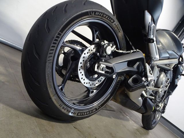 triumph - street-triple-rs
