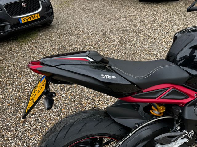 triumph - street-triple-rs