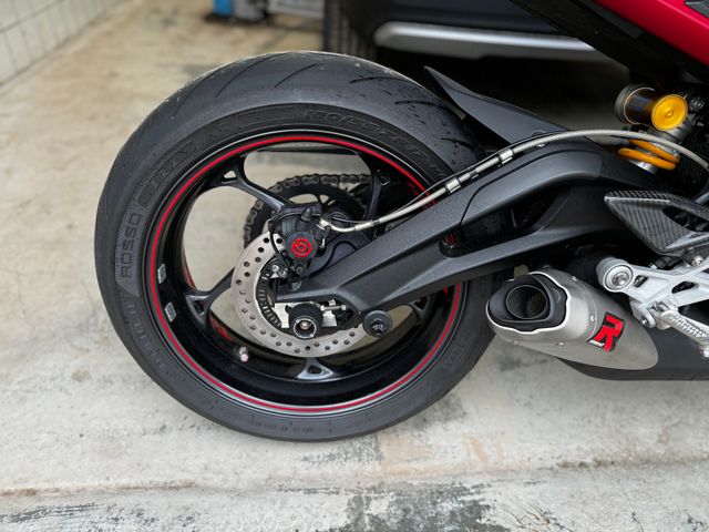 triumph - street-triple-rs