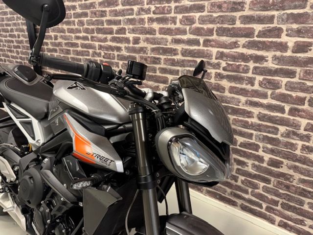 triumph - street-triple-rs