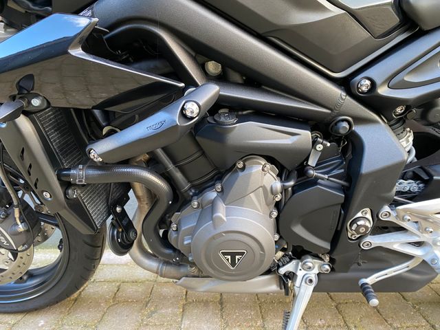 triumph - street-triple-s-a2