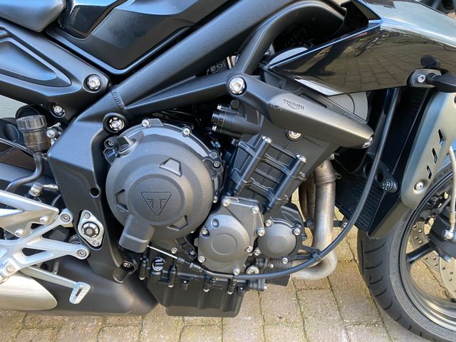 triumph - street-triple-s-a2