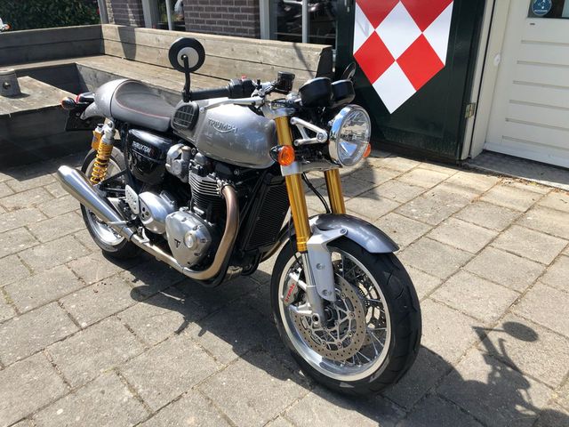 triumph - thruxton-1200-r