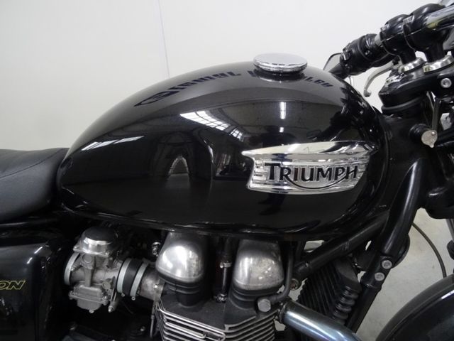 triumph - thruxton-900