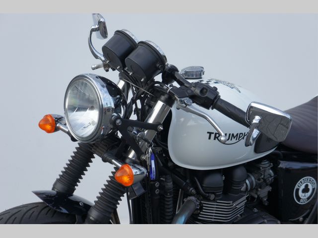 triumph - thruxton-900