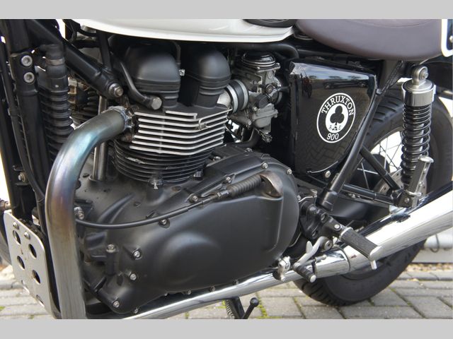 triumph - thruxton-900