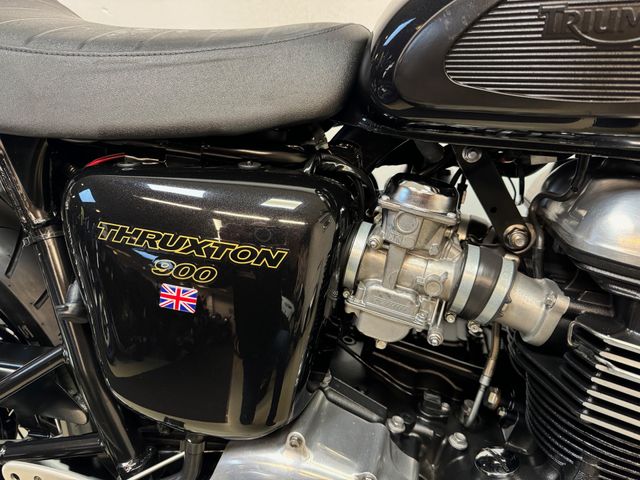 triumph - thruxton-900