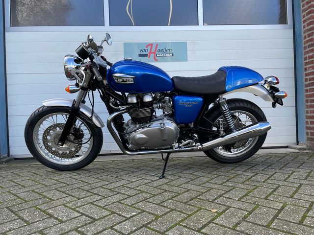 triumph - thruxton-900