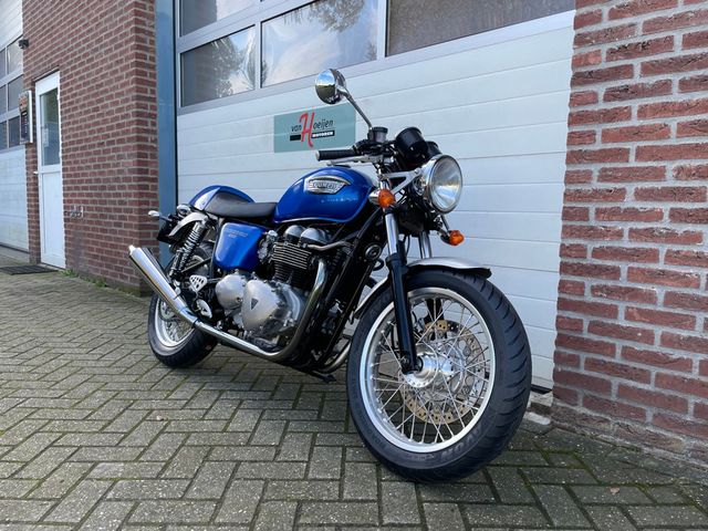 triumph - thruxton-900