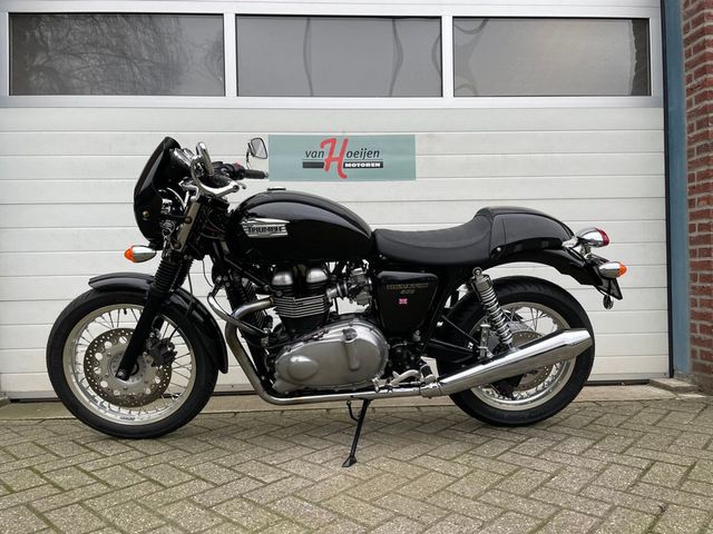 triumph - thruxton-900