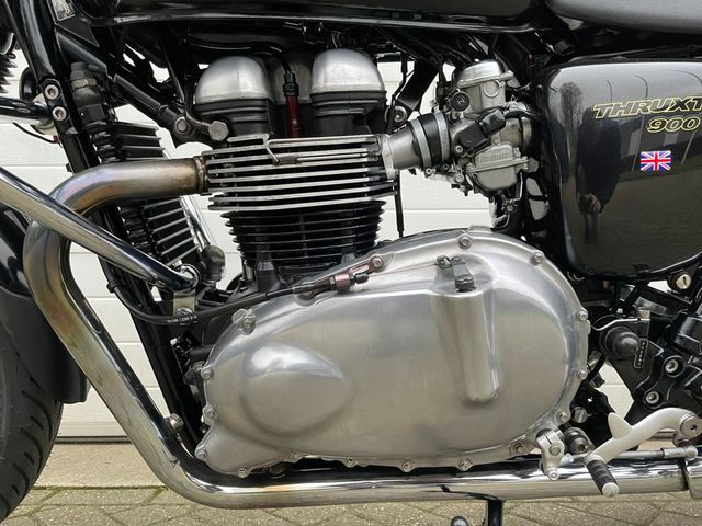 triumph - thruxton-900