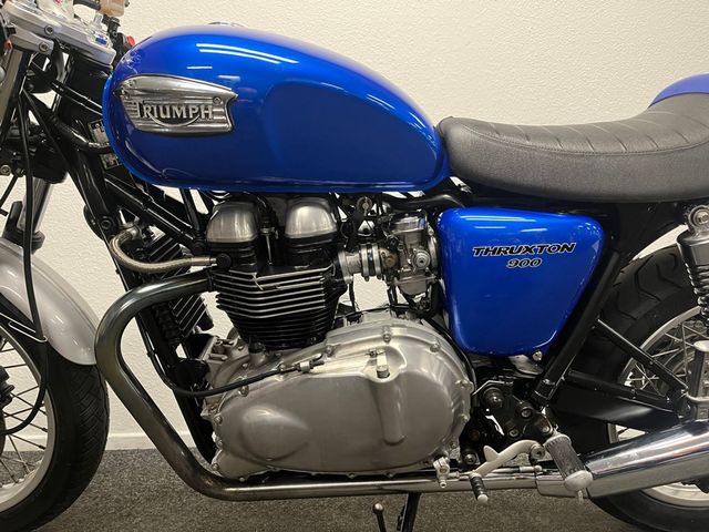 triumph - thruxton-900