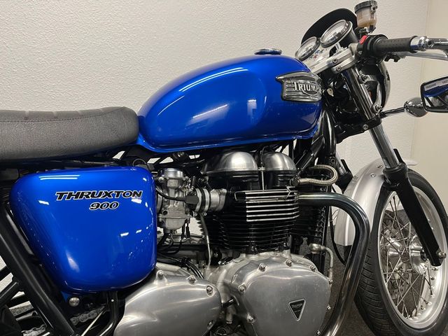 triumph - thruxton-900