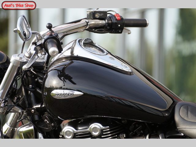 triumph - thunderbird