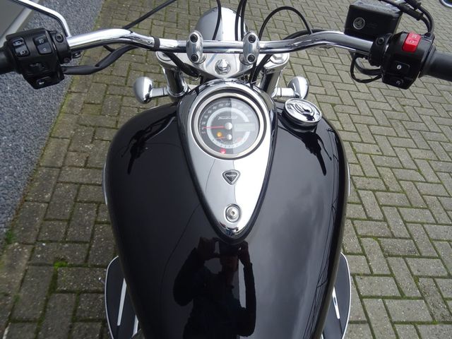 triumph - thunderbird