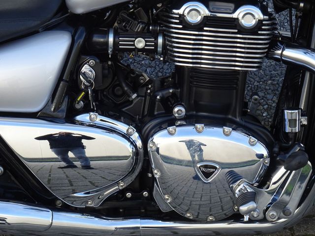 triumph - thunderbird
