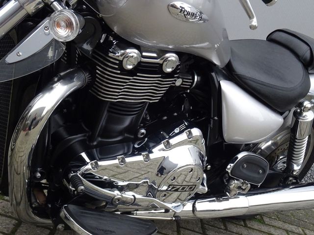 triumph - thunderbird-lt-abs