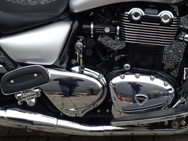 triumph - thunderbird-lt-abs