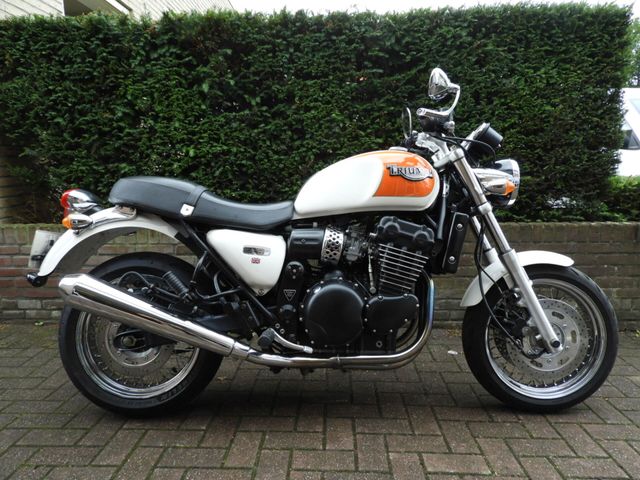 triumph - thunderbird-sport