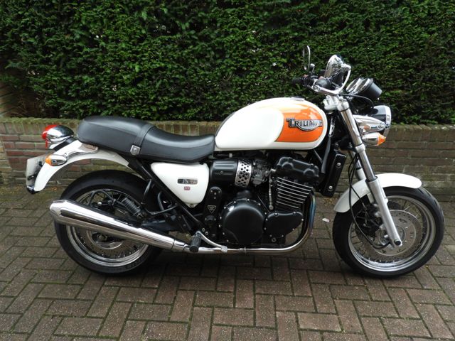 triumph - thunderbird-sport