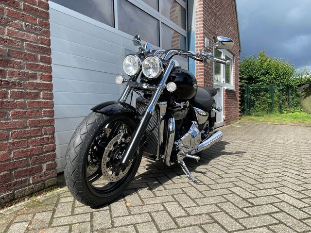 triumph - thunderbird-storm