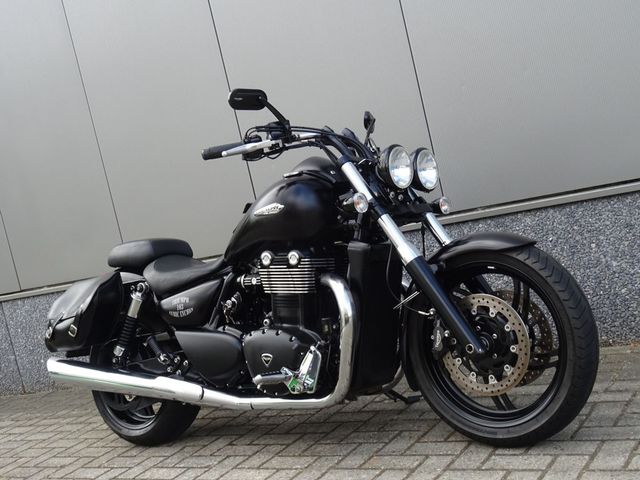 triumph - thunderbird-storm