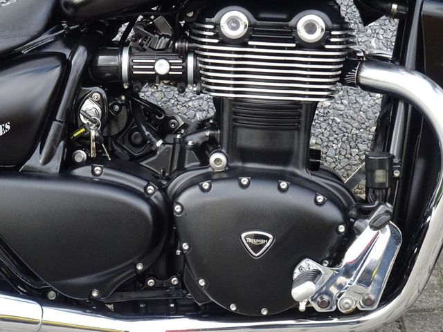 triumph - thunderbird-storm