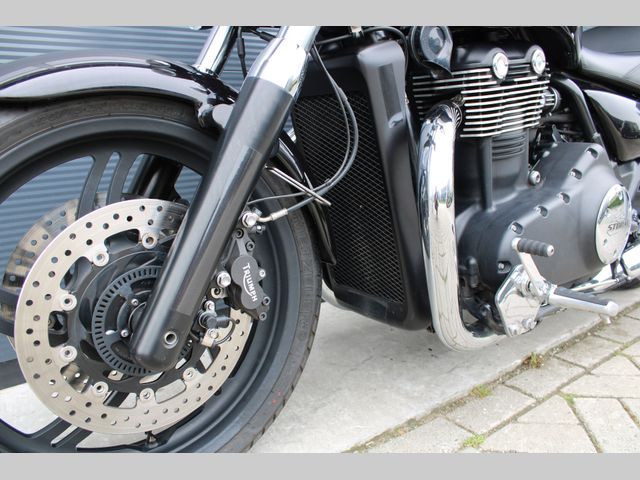 triumph - thunderbird-storm