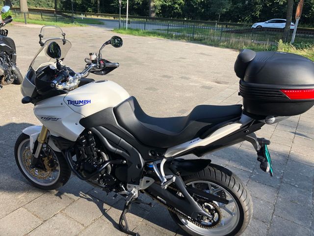 triumph - tiger-1050-abs